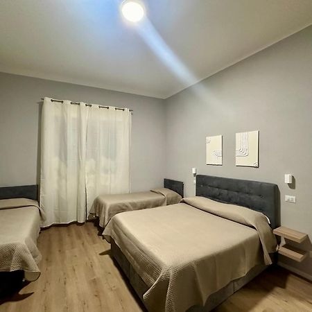 Sweet Home Desiree Florence Luaran gambar